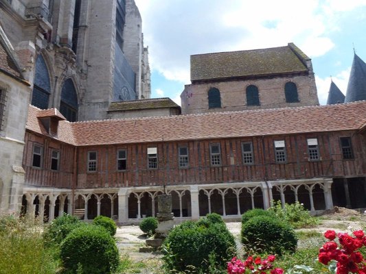 Cloître de BEAUVAIS